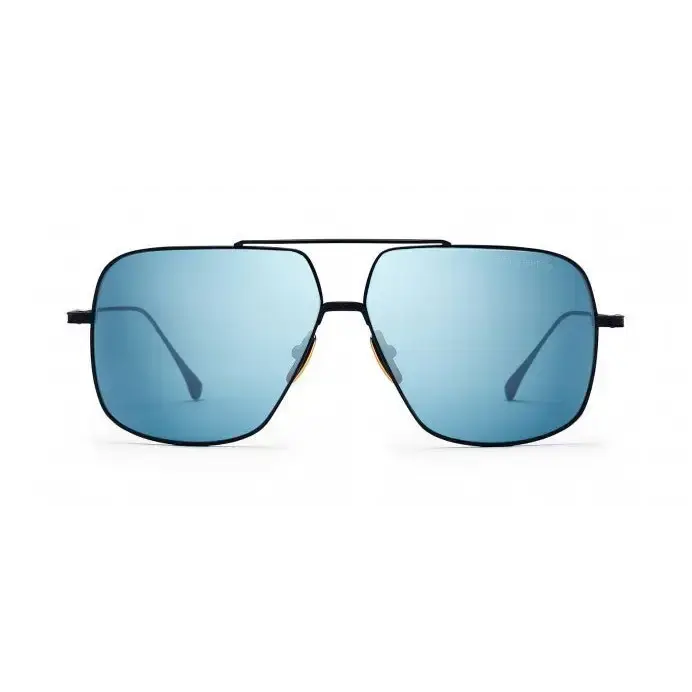 Persona con gafas de sol negras y lentes azules - Gafas de sol Dita FLIGHT.005 7805