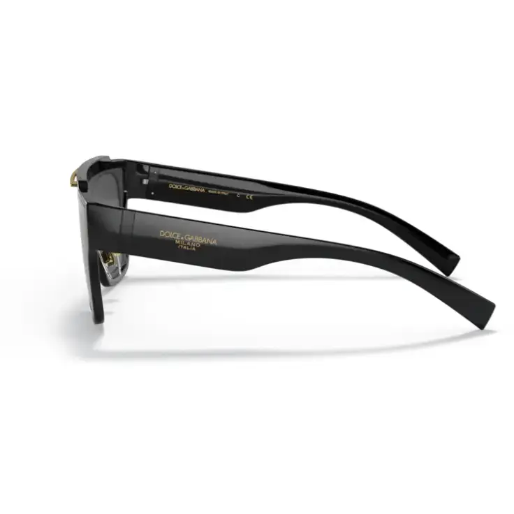 Gafas de sol negras con detalles dorados, lente gris oscuro