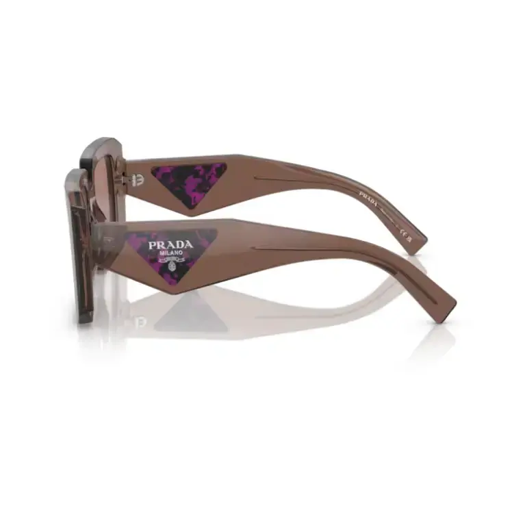 Gafas de sol Prada 23YS 17O60B en marrón claro hechas de plástico con montura marrón tras