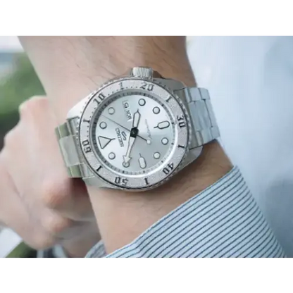 Seiko 5Sport Plata - Relojes